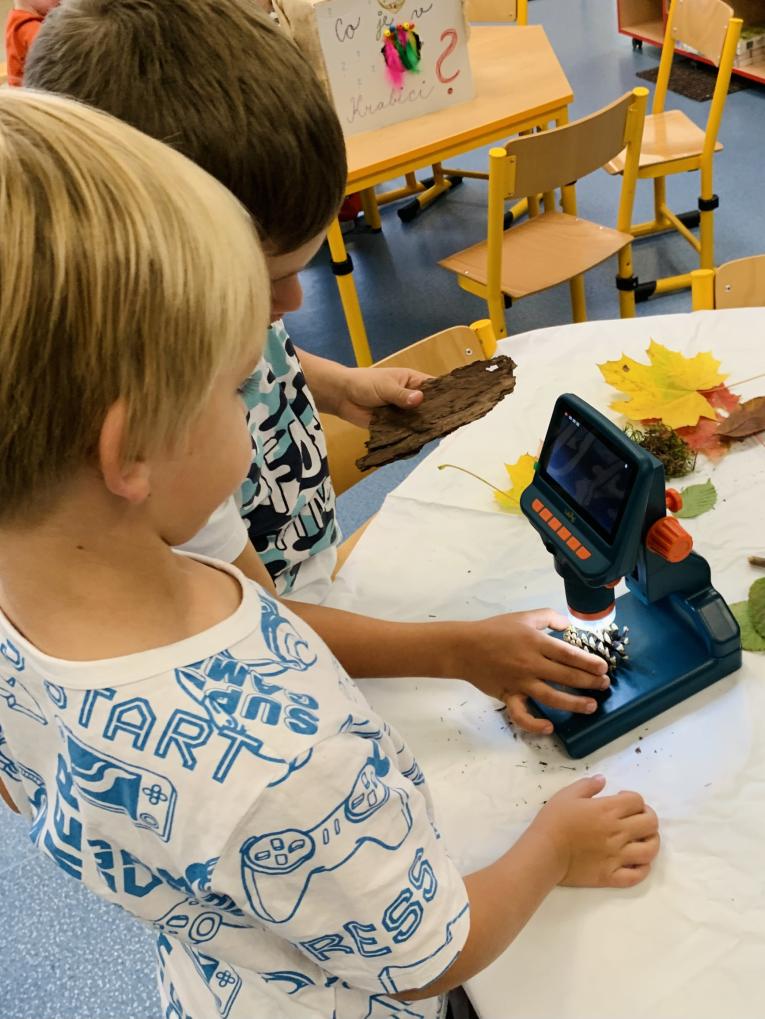 svět pod mikroskopem